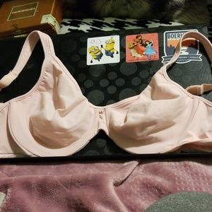 Bali light pink bra.  Terrific condition. Sz 40C